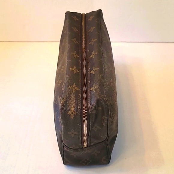 ✅️Louis Vuitton Monogram Trousse Toilette 28 Pouch Cosmetic Travel Handbag‼️ - Picture 4 of 12